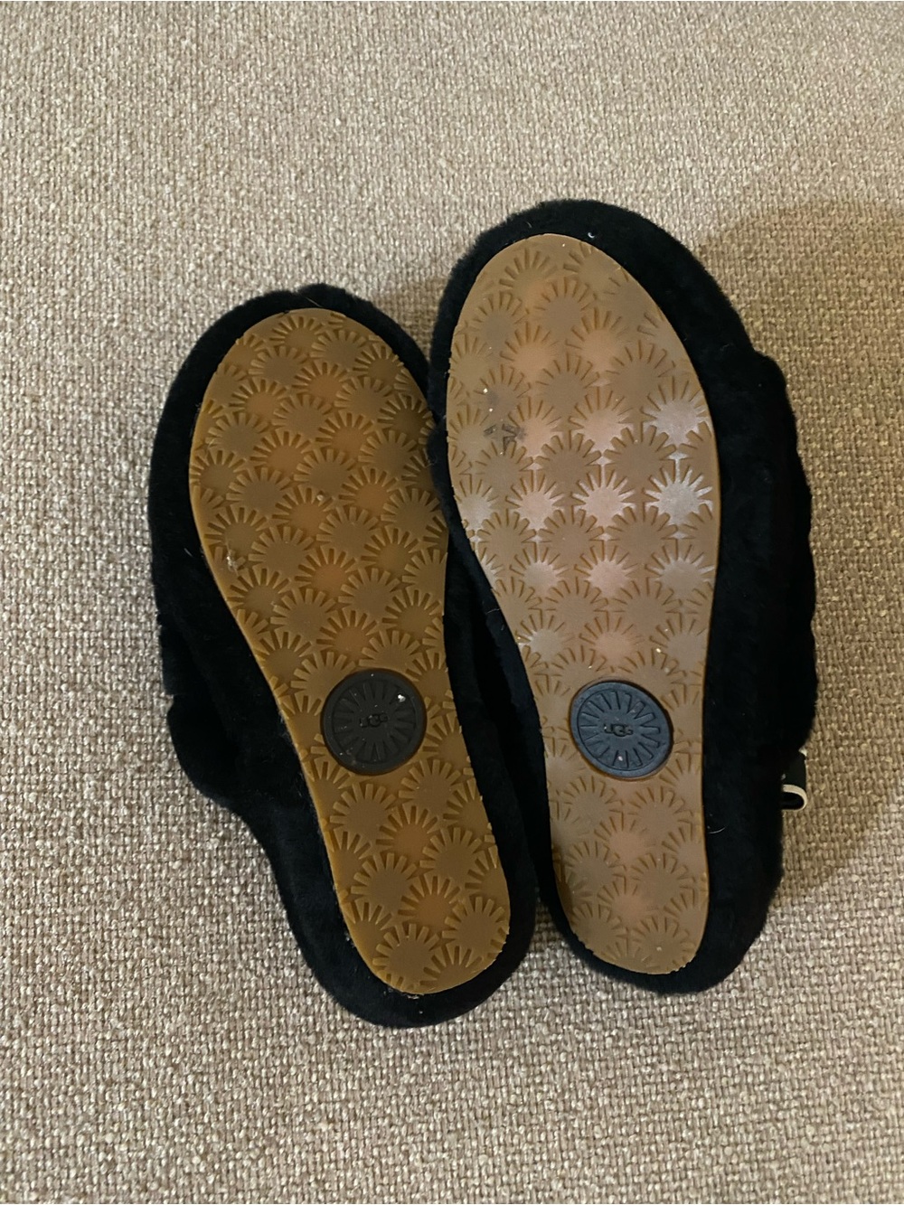 UGG Fluff Yeah Slide in Black - Picture 6 of 6